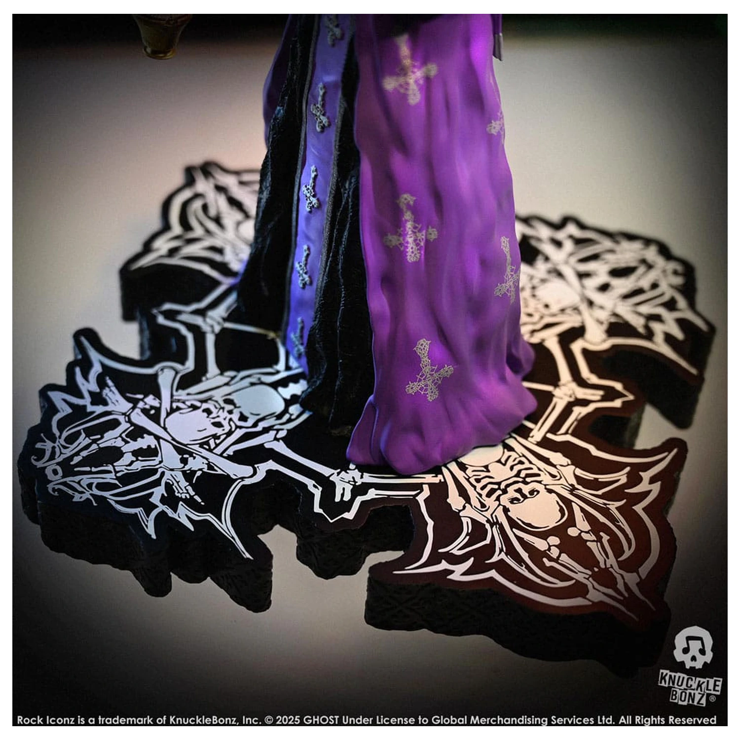 Ghost Rock Iconz Papa V Perpetua Purple Robes szobor figura 22 cm termékfotó