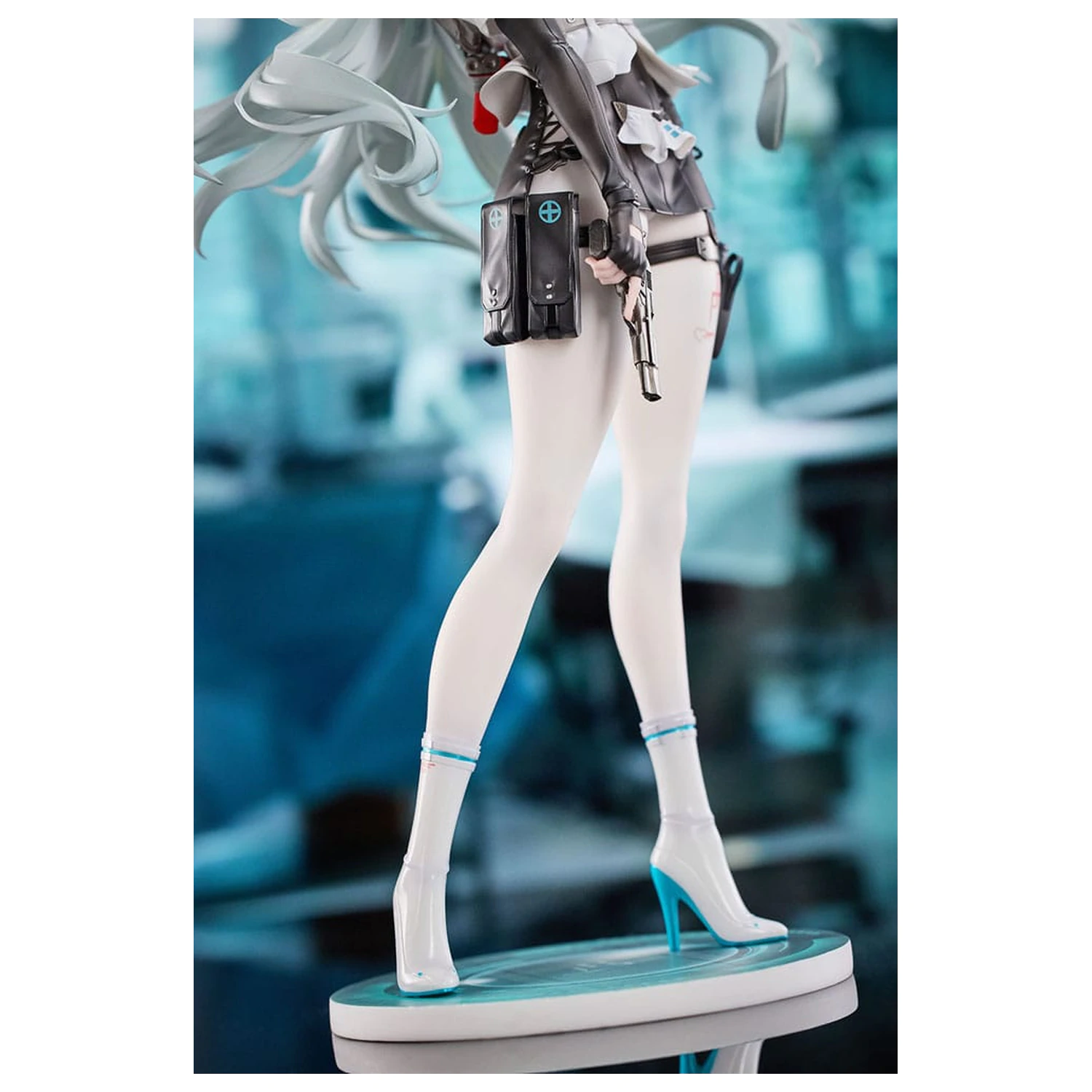 Girls´ Frontline 2: Exilium Florence 1/6 Enchanting White Feather PVC szobor figura 26 cm     termékfotó