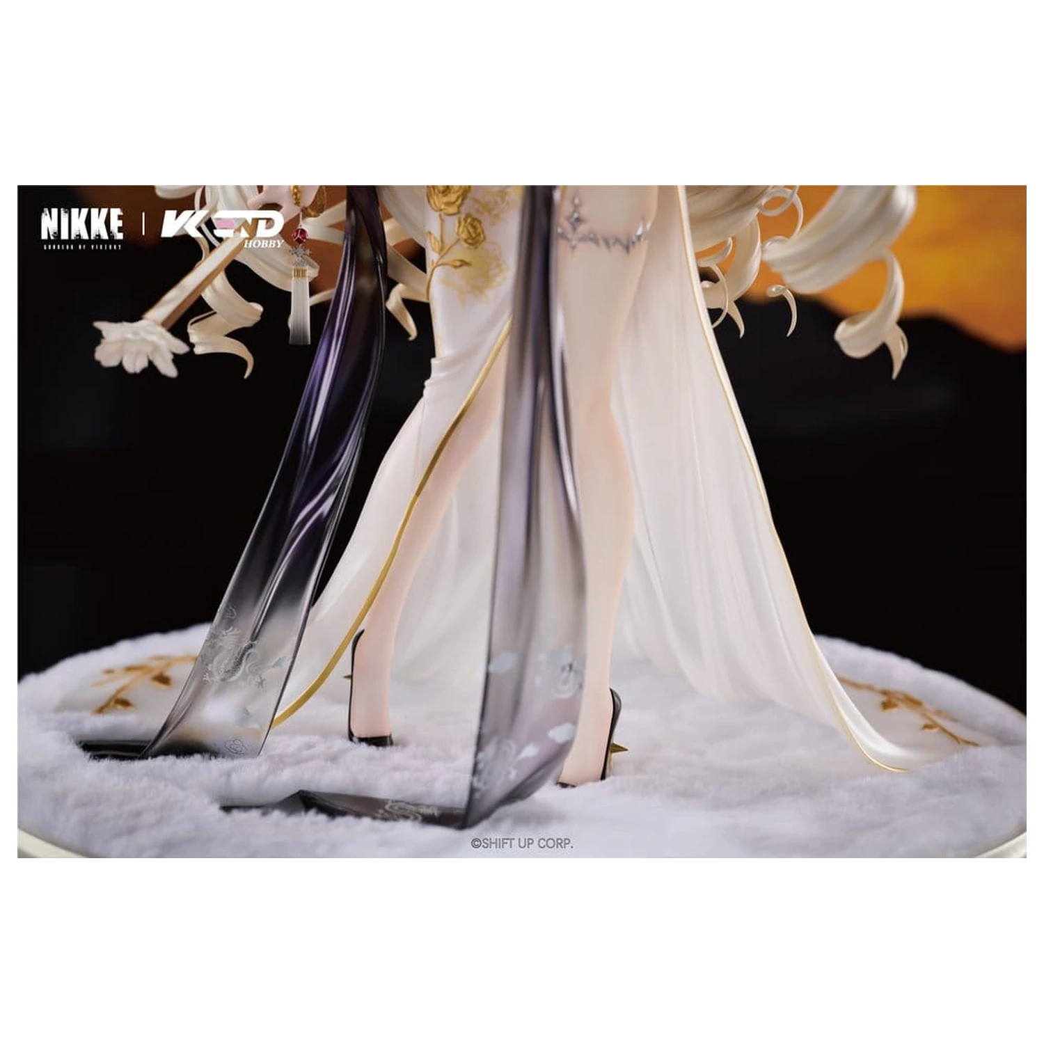 Goddess of Victory: Nikke 1/4 Crown: Glorious Flower PVC figura 38 cm termékfotó