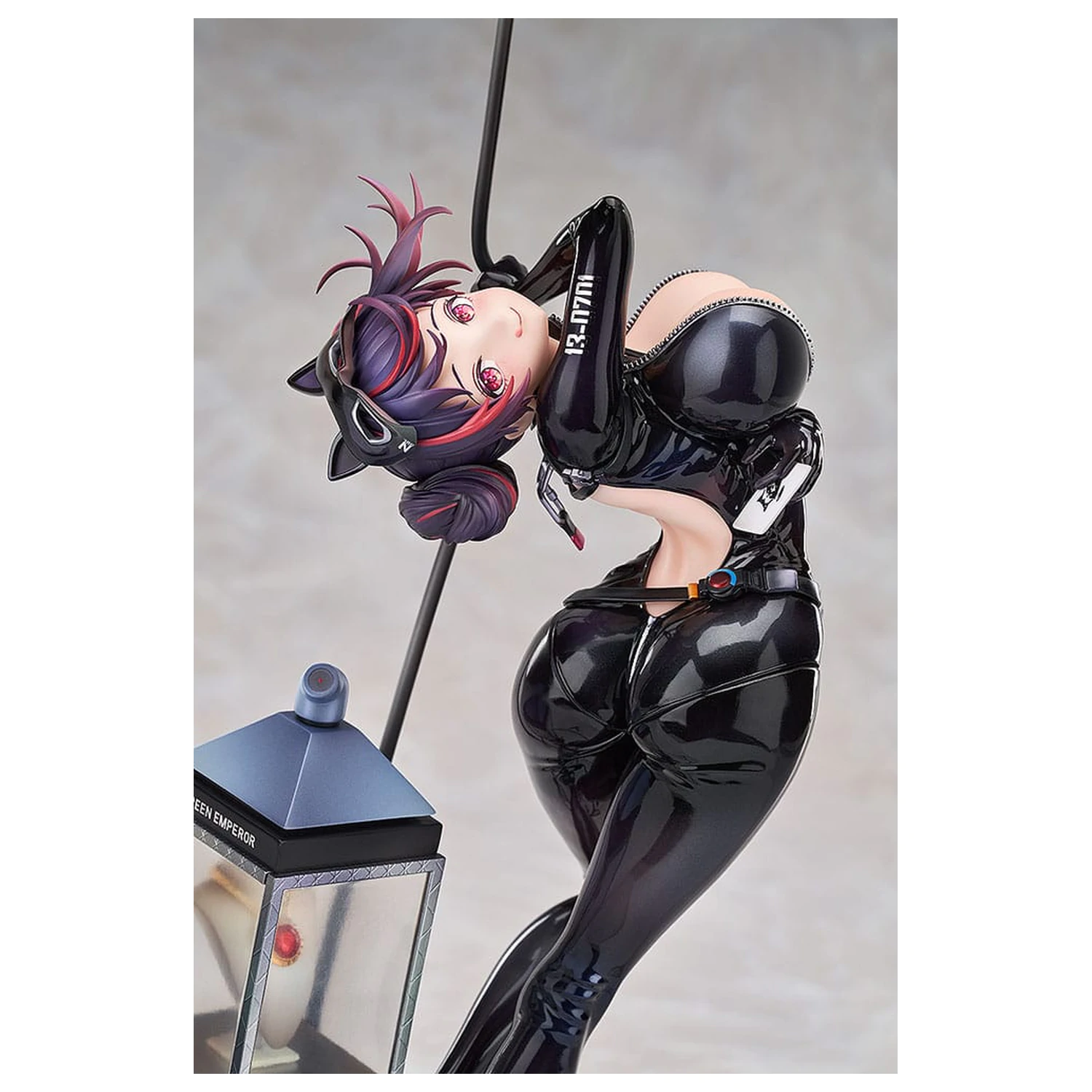 Goddess of Victory: Nikke 1/7 Quency: Escape Queen PVC szobor figura 27 cm  termékfotó