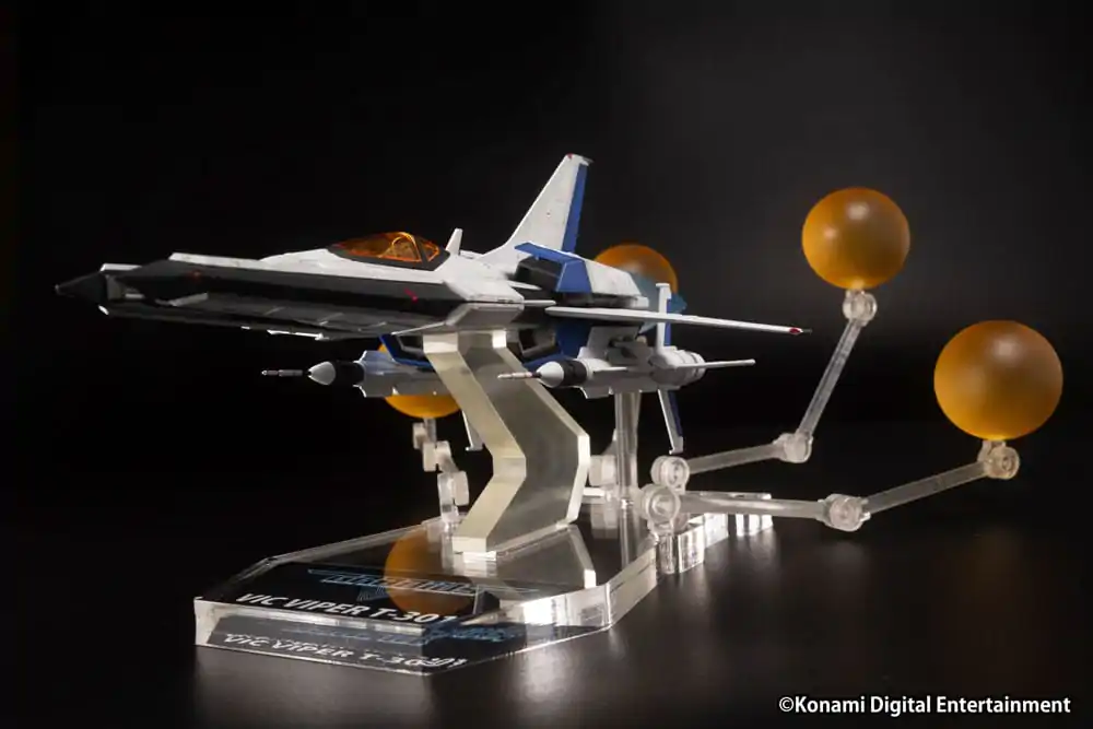 Gradius V 1/144 VIC VIPER T-301 Peinted Finished Műanyag modell készlet 14 cm termékfotó