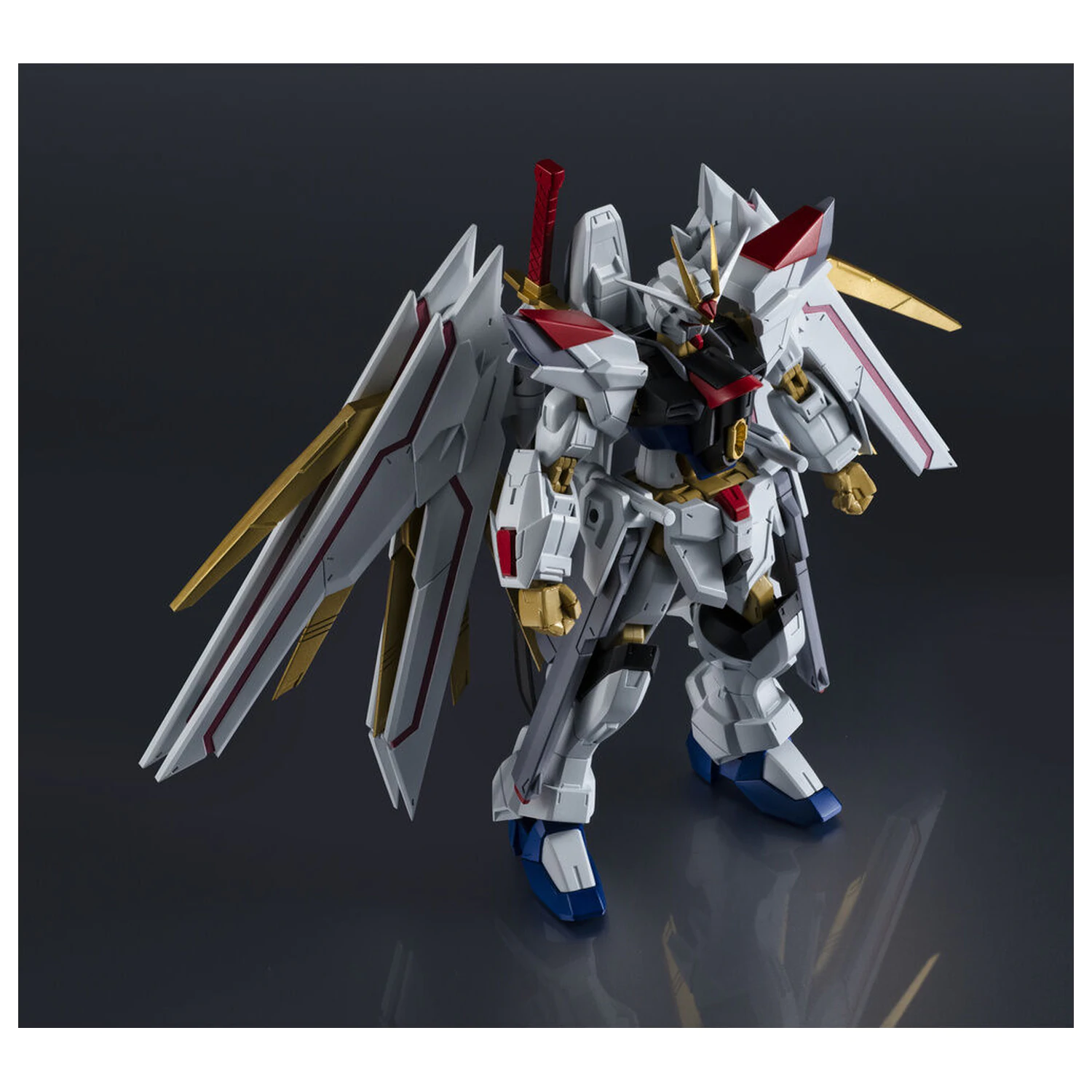 Gundam Universe Mighty Strike Freedom Gundam figura 15cm termékfotó