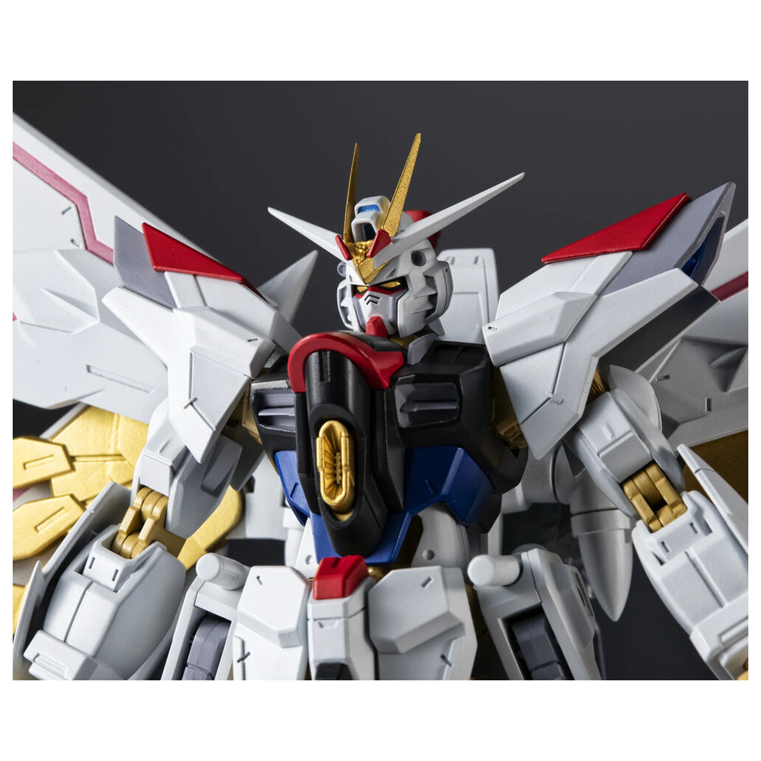 Gundam Universe Mighty Strike Freedom Gundam figura 15cm termékfotó