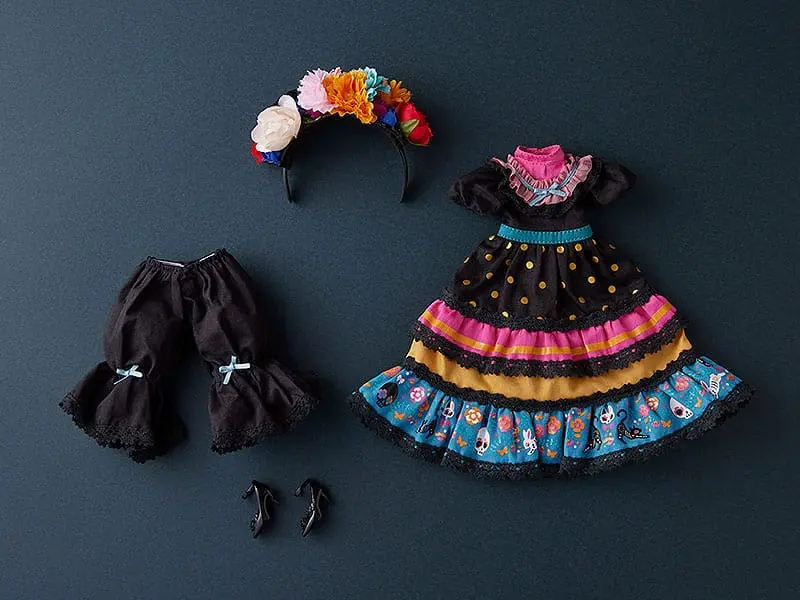 Harmonia Bloom Seasonal Doll Figures Outfit Set: Gabriela (Black) termékfotó