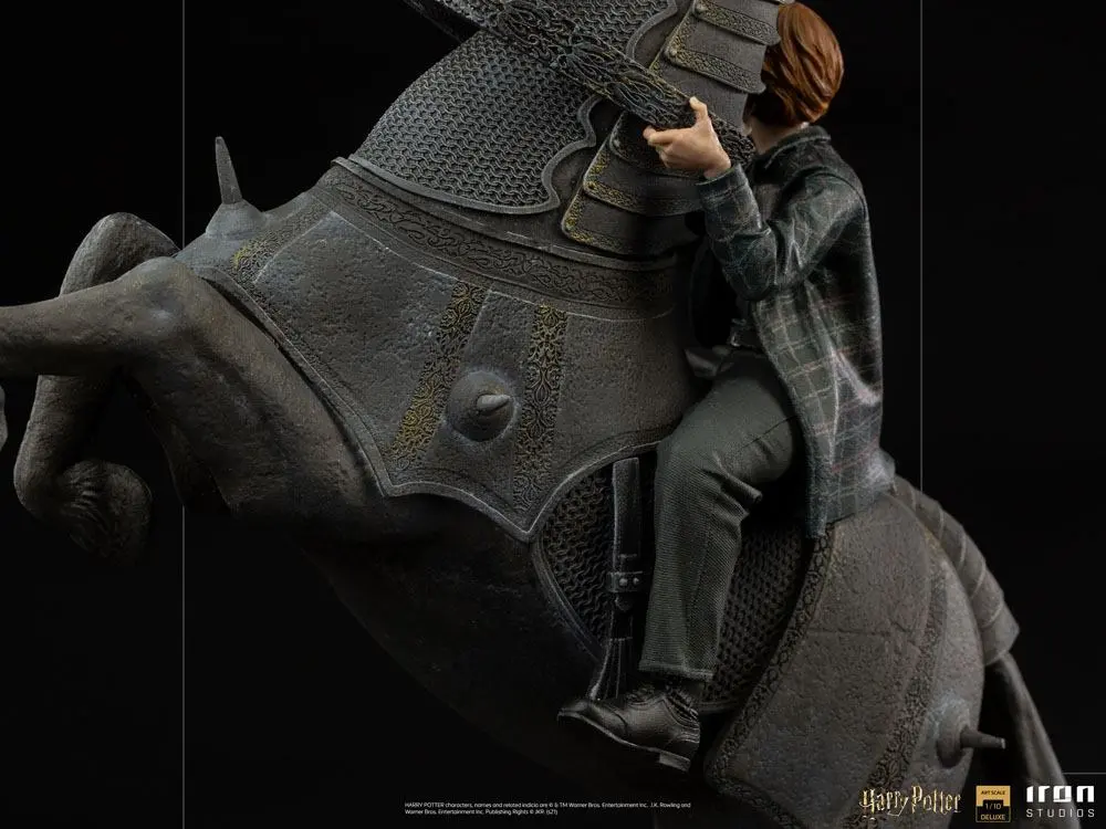 Harry Potter Deluxe Art Ron Weasley at the Wizard Chess 1/10 Méretarányú szobor figura  35 cm termékfotó