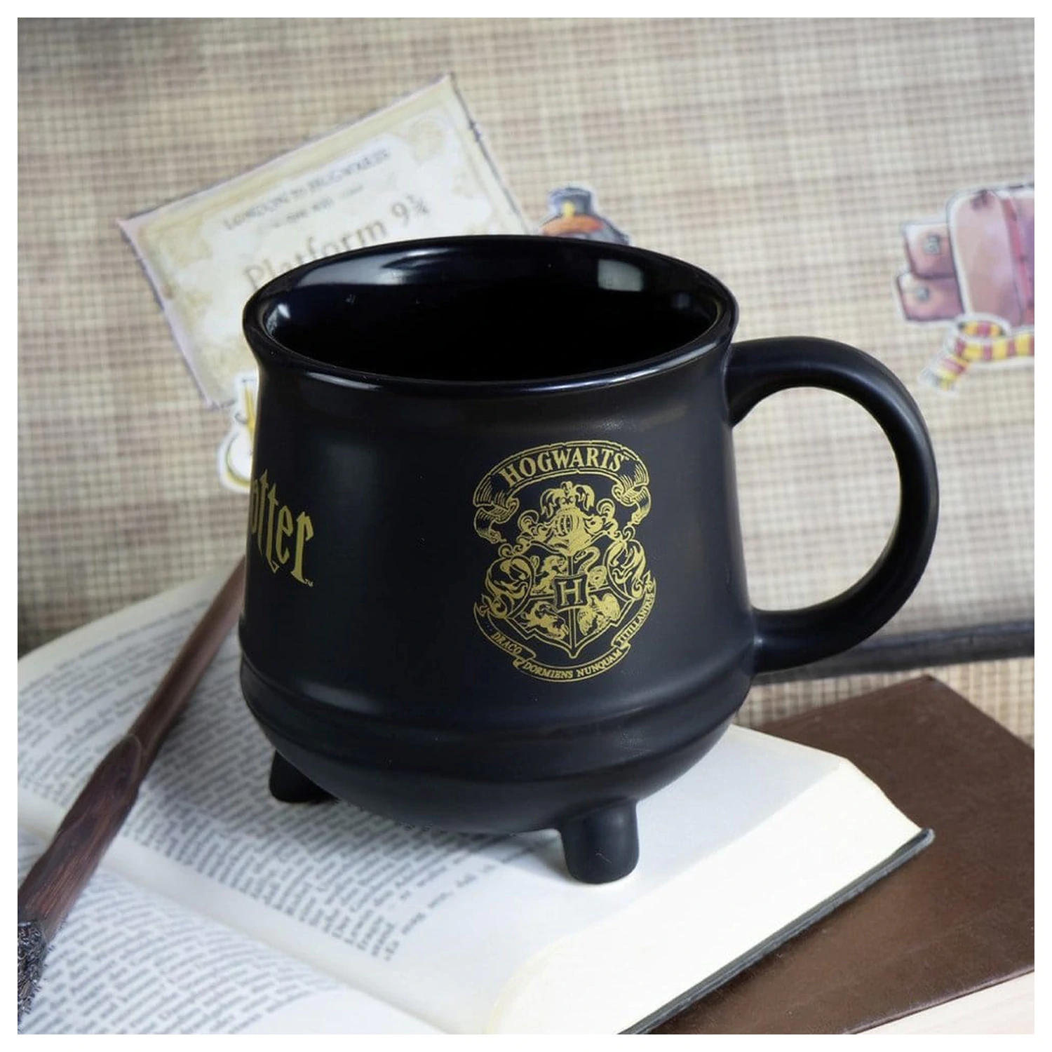 Harry Potter Hogwarts Crest Cauldron Design bögre 560ml termékfotó