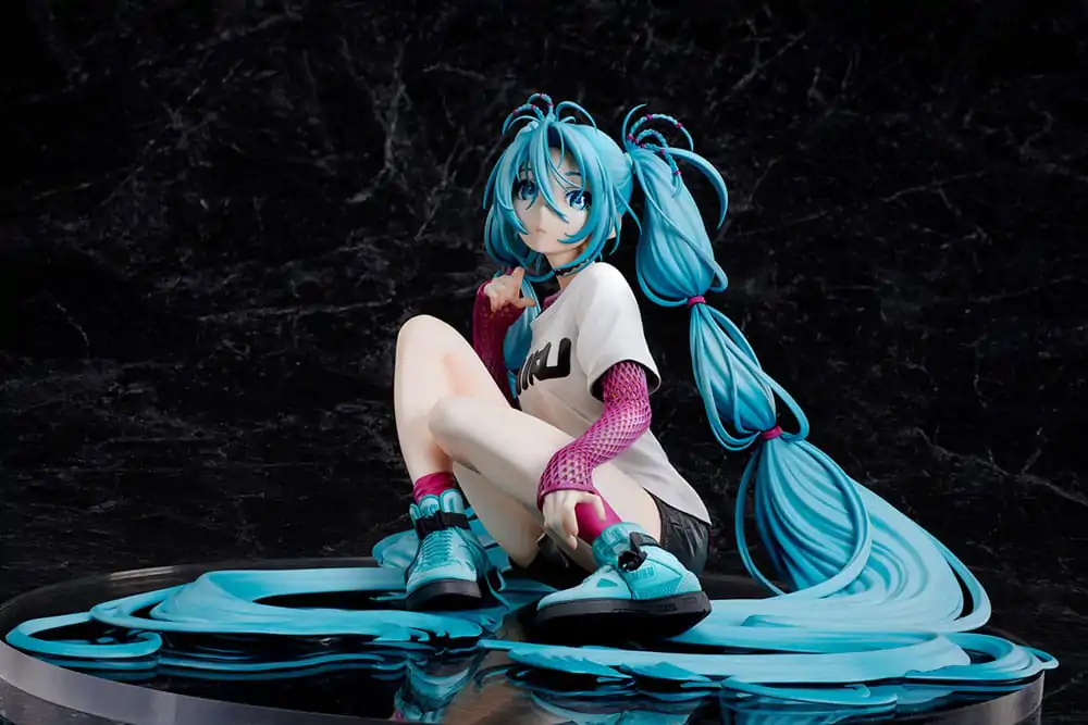 Hatsune Miku 1/4 Yoneyama Mai The Latest Street Style "Cute" Limitált kiadás szobor figura 17 cm termékfotó