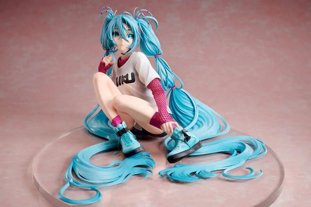 Hatsune Miku 1/4 Yoneyama Mai The Latest Street Style "Cute" szobor figura 17 cm termékfotó