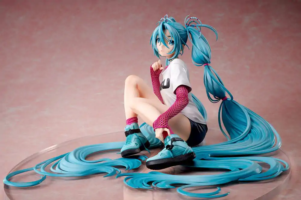 Hatsune Miku 1/4 Yoneyama Mai The Latest Street Style "Cute" szobor figura 17 cm termékfotó