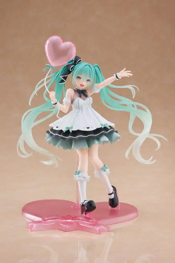 Hatsune Miku AMP+ Hatsune Miku Birthday 2025 Party Ver. PVC szobor figura 21 cm termékfotó