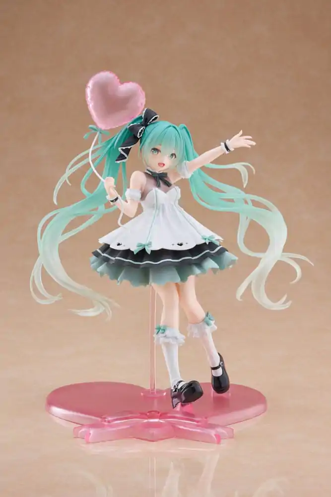 Hatsune Miku AMP+ Hatsune Miku Birthday 2025 Party Ver. PVC szobor figura 21 cm termékfotó