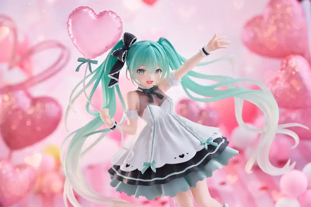 Hatsune Miku AMP+ Hatsune Miku Birthday 2025 Party Ver. PVC szobor figura 21 cm termékfotó