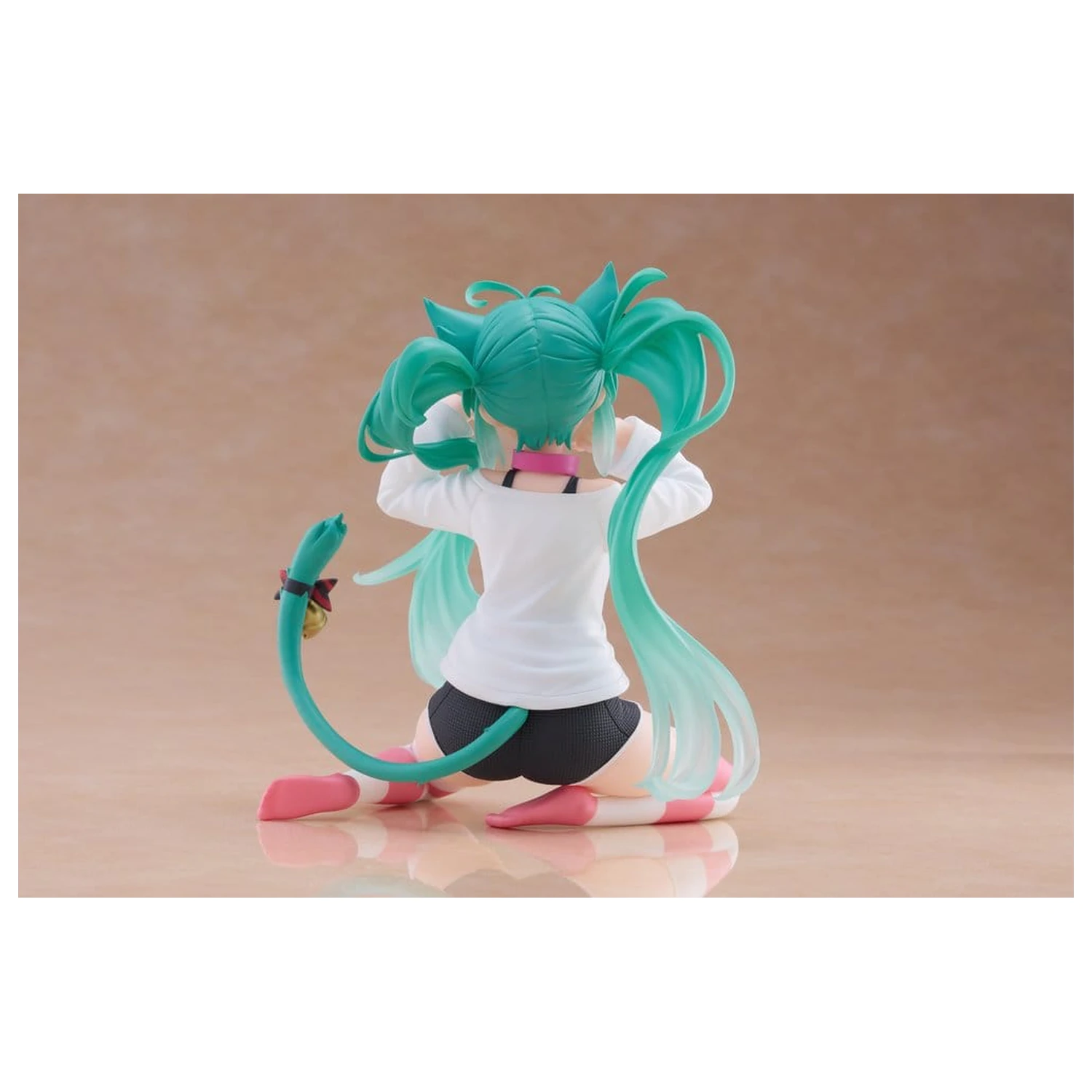 Hatsune Miku Desktop Cute figura Hatsune Miku Cat Ear T-Shirt Ver. PVC szobor figura 13 cm     termékfotó