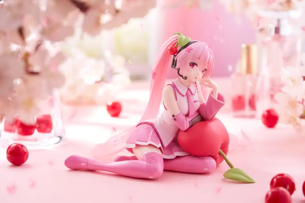 Hatsune Miku Desktop Cute figura Sakura Miku Cherry Cushion Ver. PVC szobor figura 13 cm termékfotó