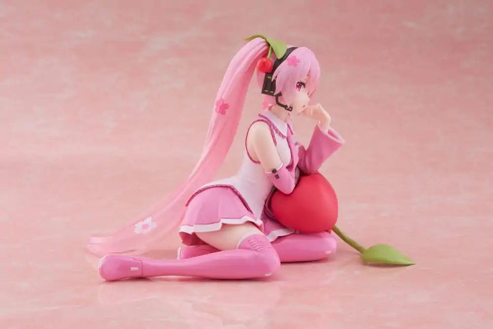 Hatsune Miku Desktop Cute figura Sakura Miku Cherry Cushion Ver. PVC szobor figura 13 cm termékfotó