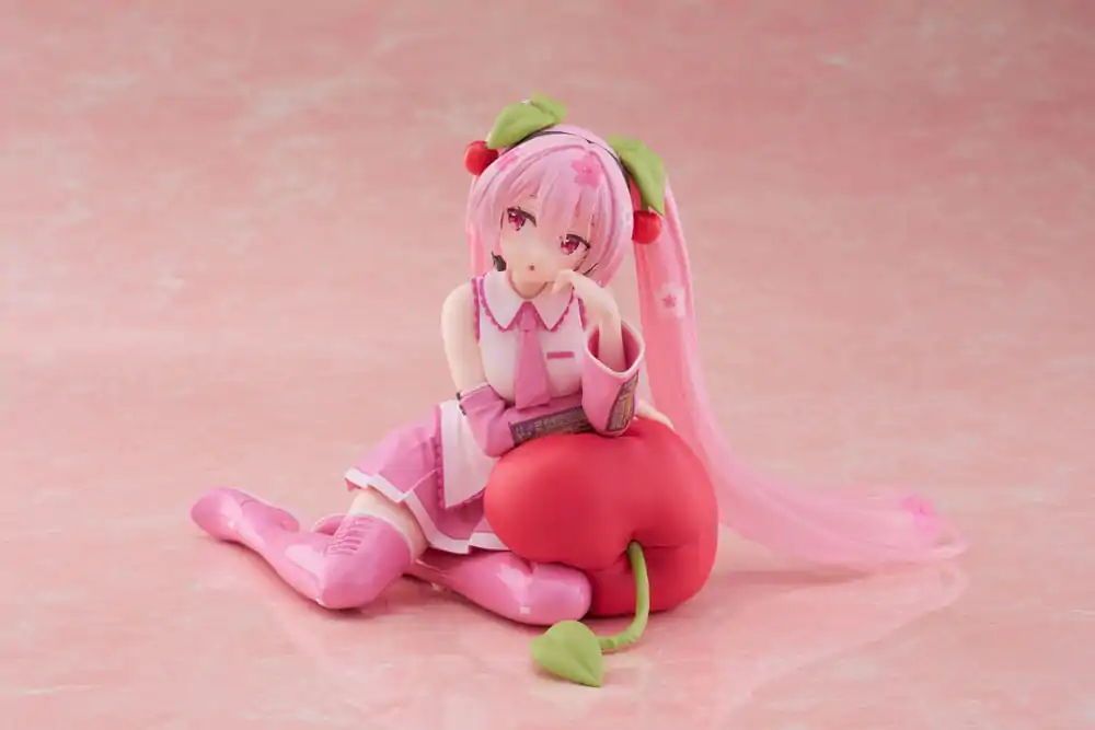 Hatsune Miku Desktop Cute figura Sakura Miku Cherry Cushion Ver. PVC szobor figura 13 cm termékfotó