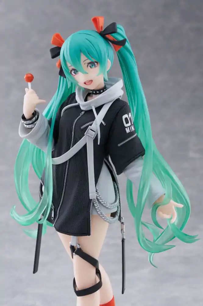 Hatsune Miku Wonderland Fashion Punk Ver. PVC szobor figura 18 cm termékfotó