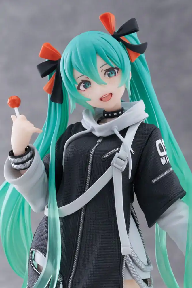 Hatsune Miku Wonderland Fashion Punk Ver. PVC szobor figura 18 cm termékfotó