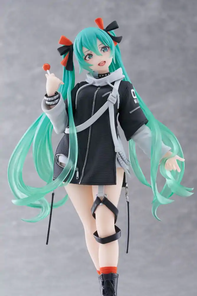 Hatsune Miku Wonderland Fashion Punk Ver. PVC szobor figura 18 cm termékfotó