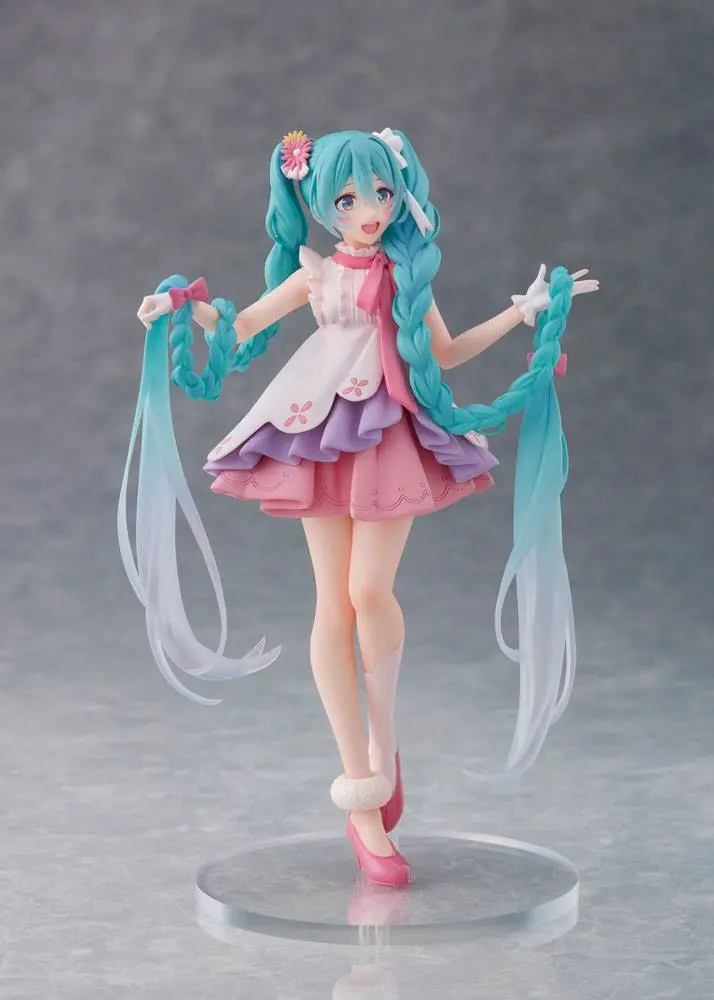Hatsune Miku Wonderland Hatsune Miku Rapunzel PVC szobor figura 18 cm termékfotó