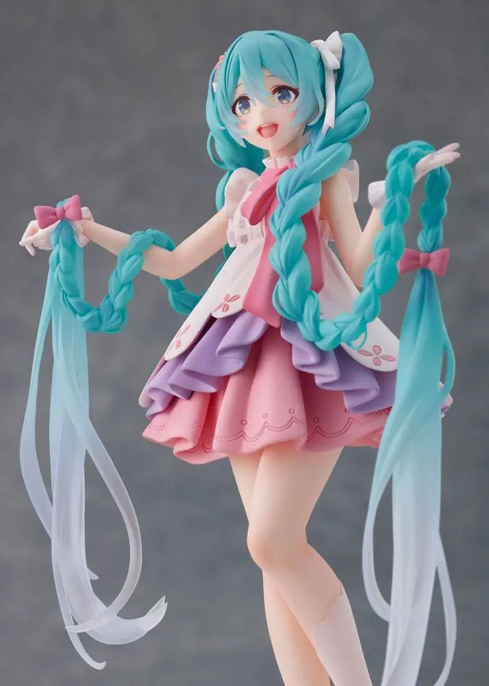 Hatsune Miku Wonderland Hatsune Miku Rapunzel PVC szobor figura 18 cm termékfotó