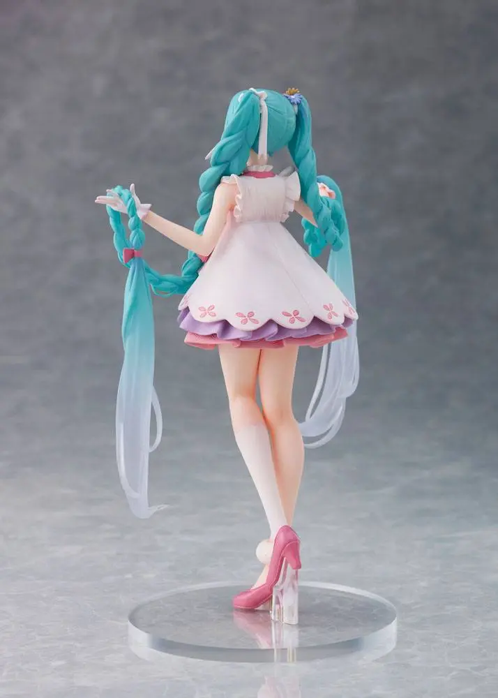 Hatsune Miku Wonderland Hatsune Miku Rapunzel PVC szobor figura 18 cm termékfotó