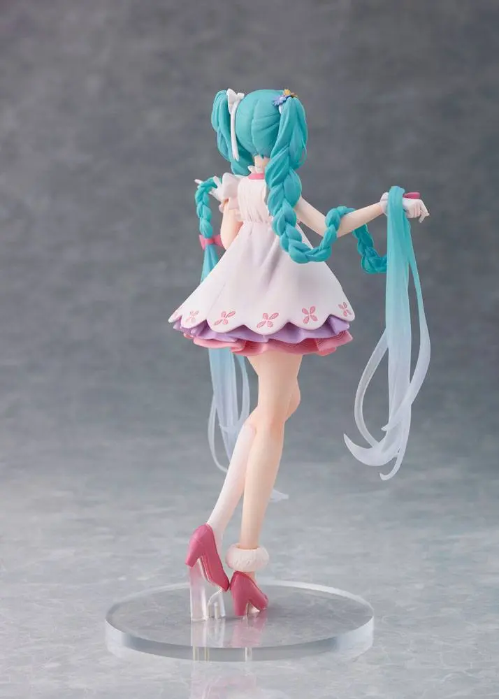 Hatsune Miku Wonderland Hatsune Miku Rapunzel PVC szobor figura 18 cm termékfotó