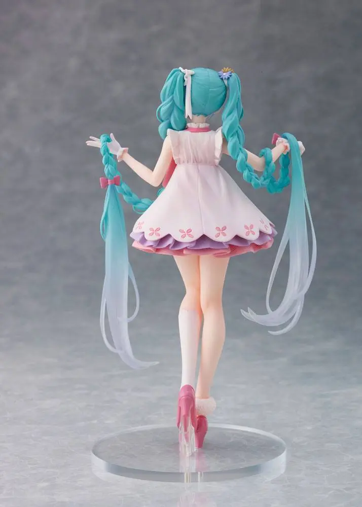 Hatsune Miku Wonderland Hatsune Miku Rapunzel PVC szobor figura 18 cm termékfotó