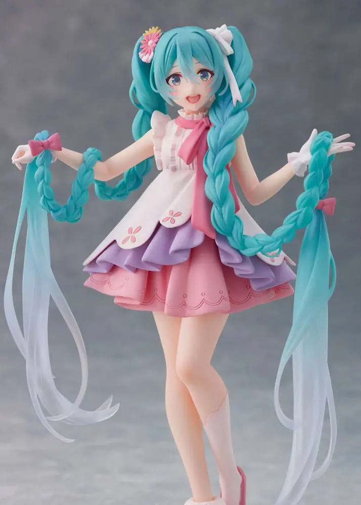 Hatsune Miku Wonderland Hatsune Miku Rapunzel PVC szobor figura 18 cm termékfotó
