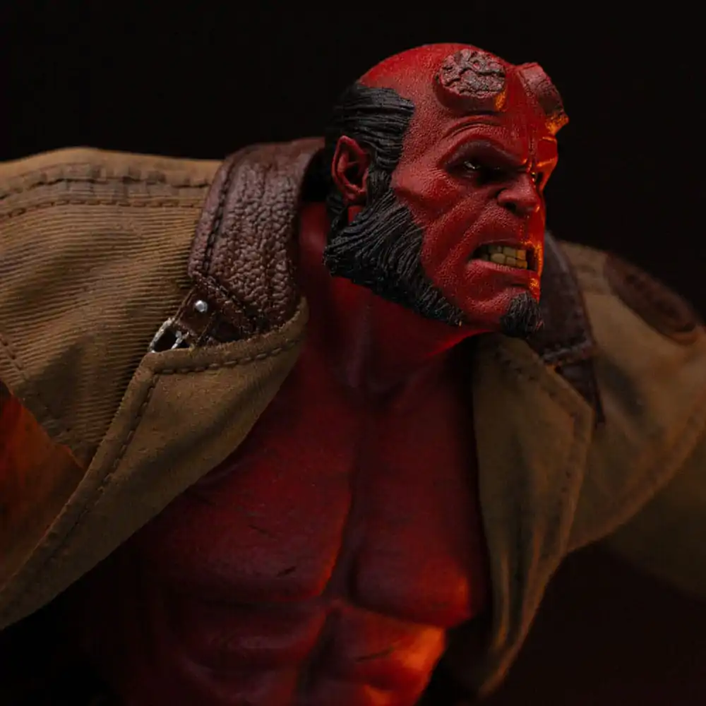 Hellboy 2 BDS Art Scale Statue 1/10 Hellboy 34 cm termékfotó