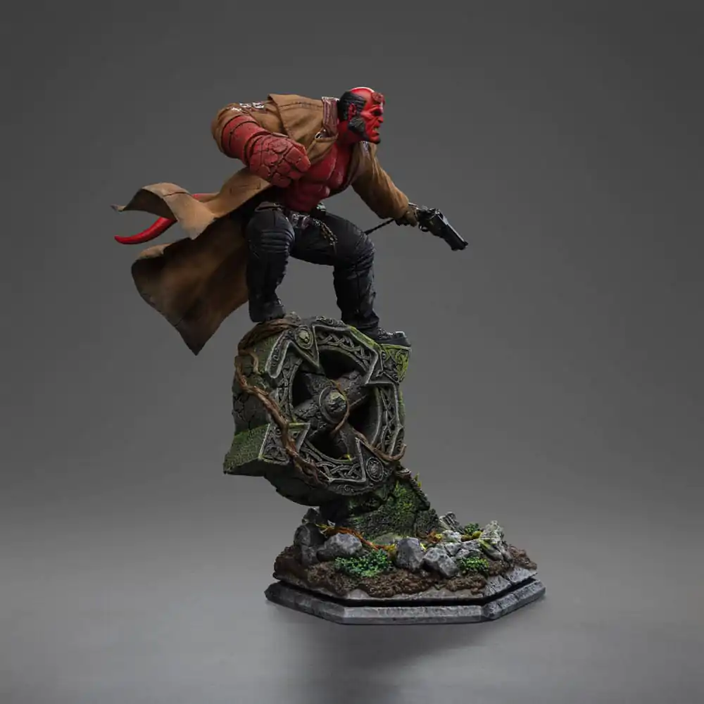 Hellboy 2 BDS Art Scale Statue 1/10 Hellboy 34 cm termékfotó