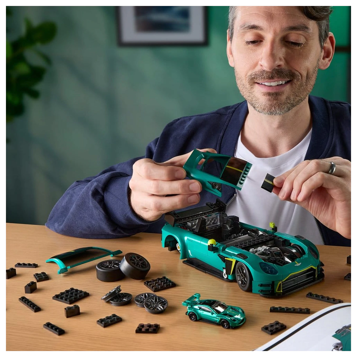 Hot Wheels Elite Mattel Brick Shop 1/16 '24 Aston Martin Vantage GT3 építőkészlet  termékfotó
