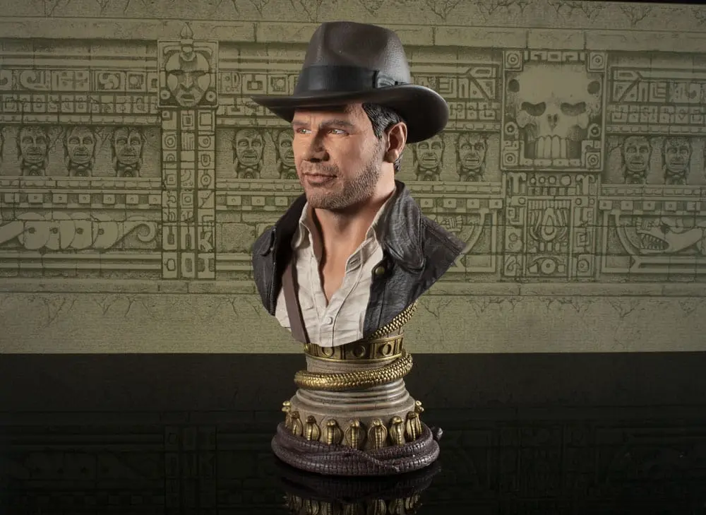 Indiana Jones: Raiders of the Lost Ark Legends in 3D 1/2 Indiana Jones mellszobor figura 25 cm termékfotó