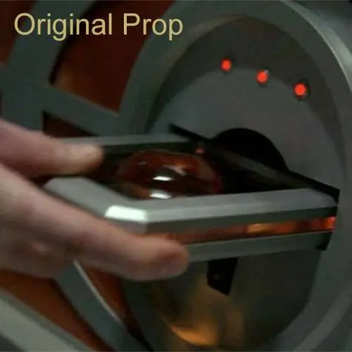 James Bond 1/1 GoldenEye Lens &amp; Keys replika Limitált kiadás termékfotó