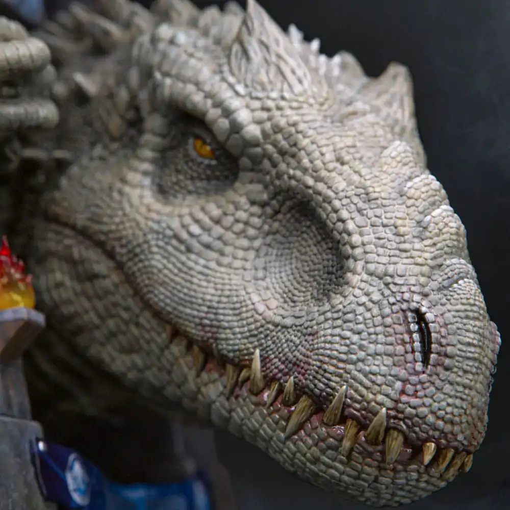 Jurassic World Indominus Rex mellszobor figura 27 cm termékfotó