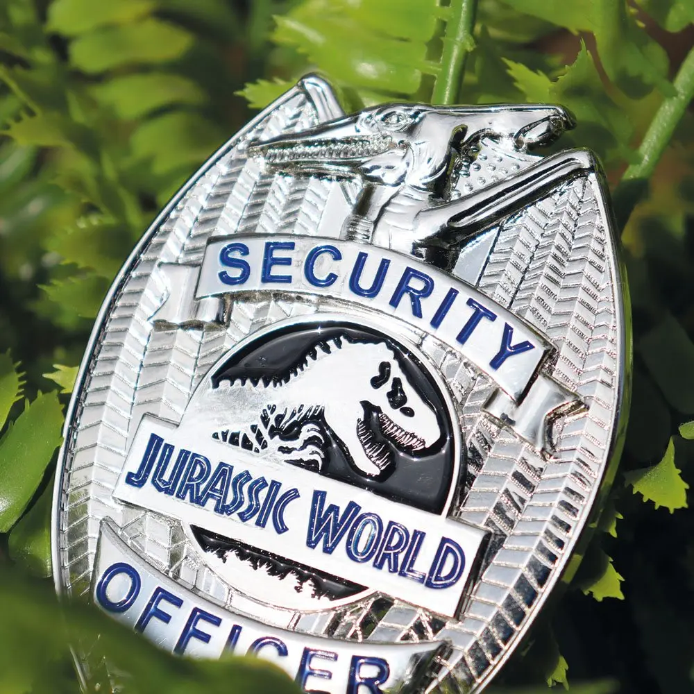 Jurassic World Ansteck-Pin Limited Edition Replica Security Officer termékfotó