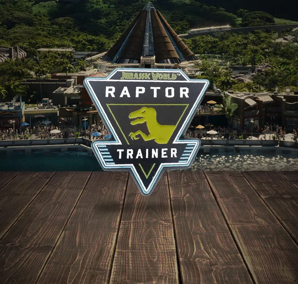 Jurassic World Raptor kitűző termékfotó