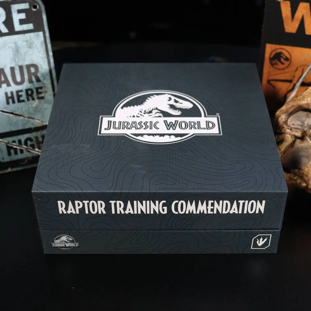 Jurassic World Raptor Training Commendation kitűző csomag Limitált kiadás termékfotó