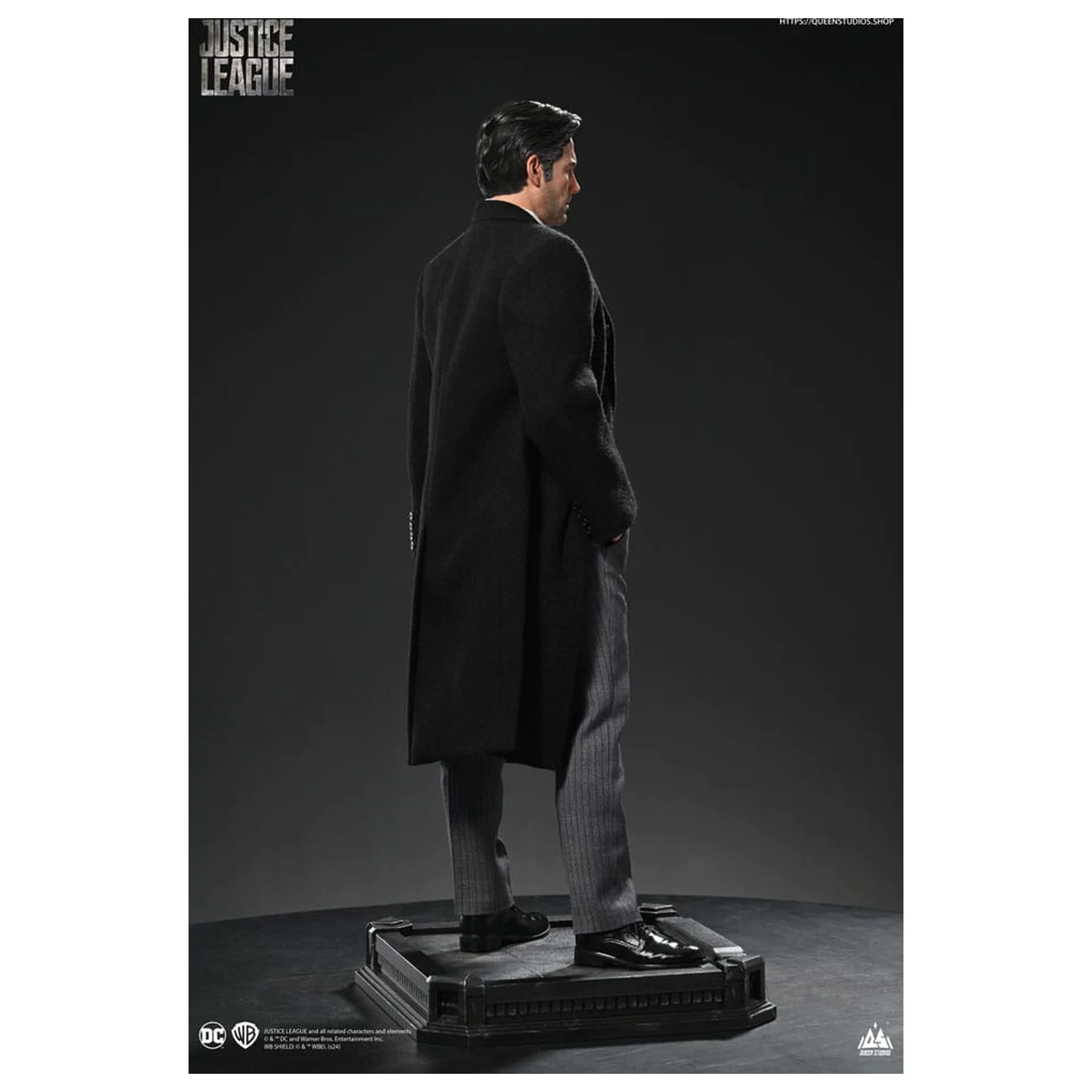 Justice League 1/4 Bruce Wayne (Ben Affleck) szobor figura  51 cm termékfotó