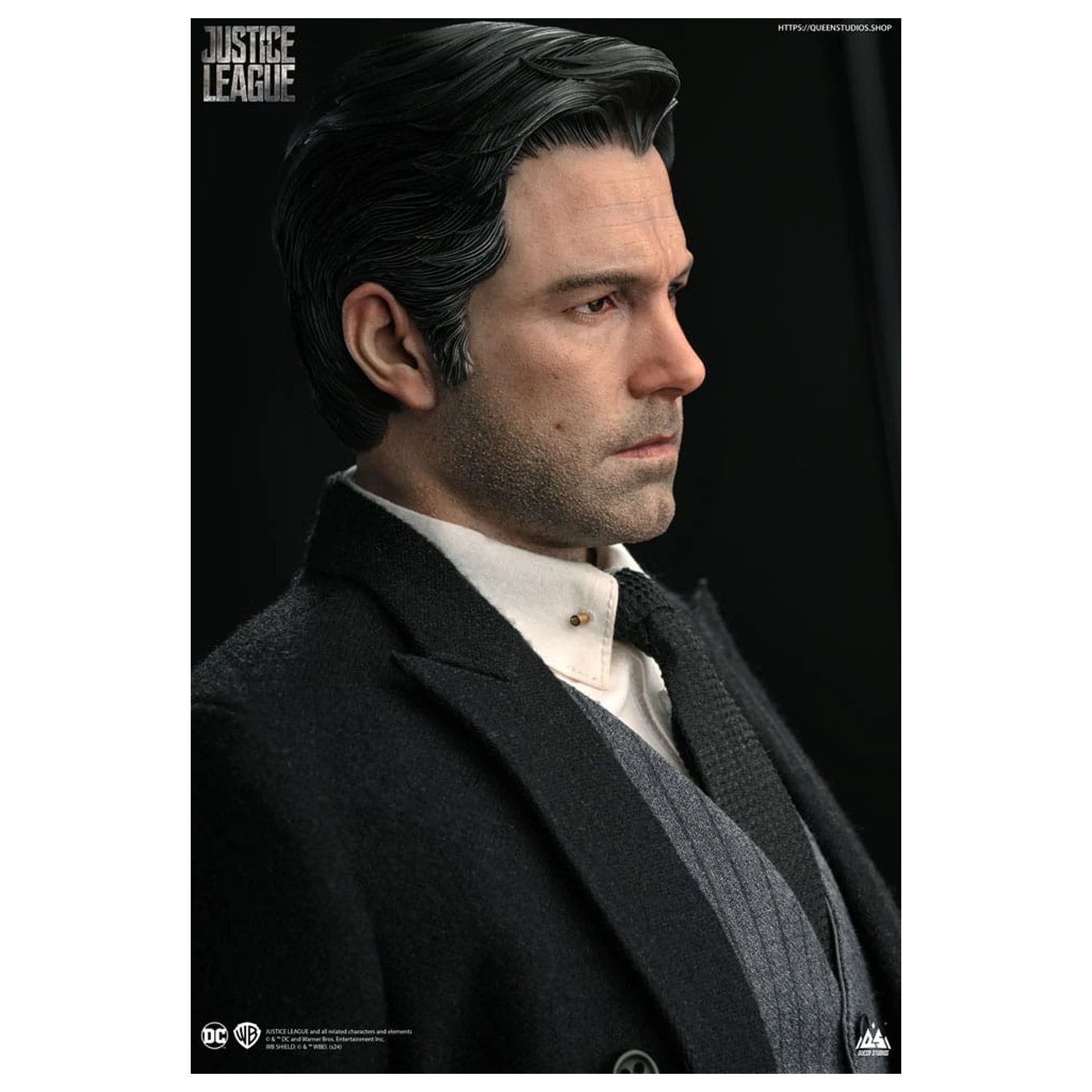 Justice League 1/4 Bruce Wayne (Ben Affleck) szobor figura  51 cm termékfotó