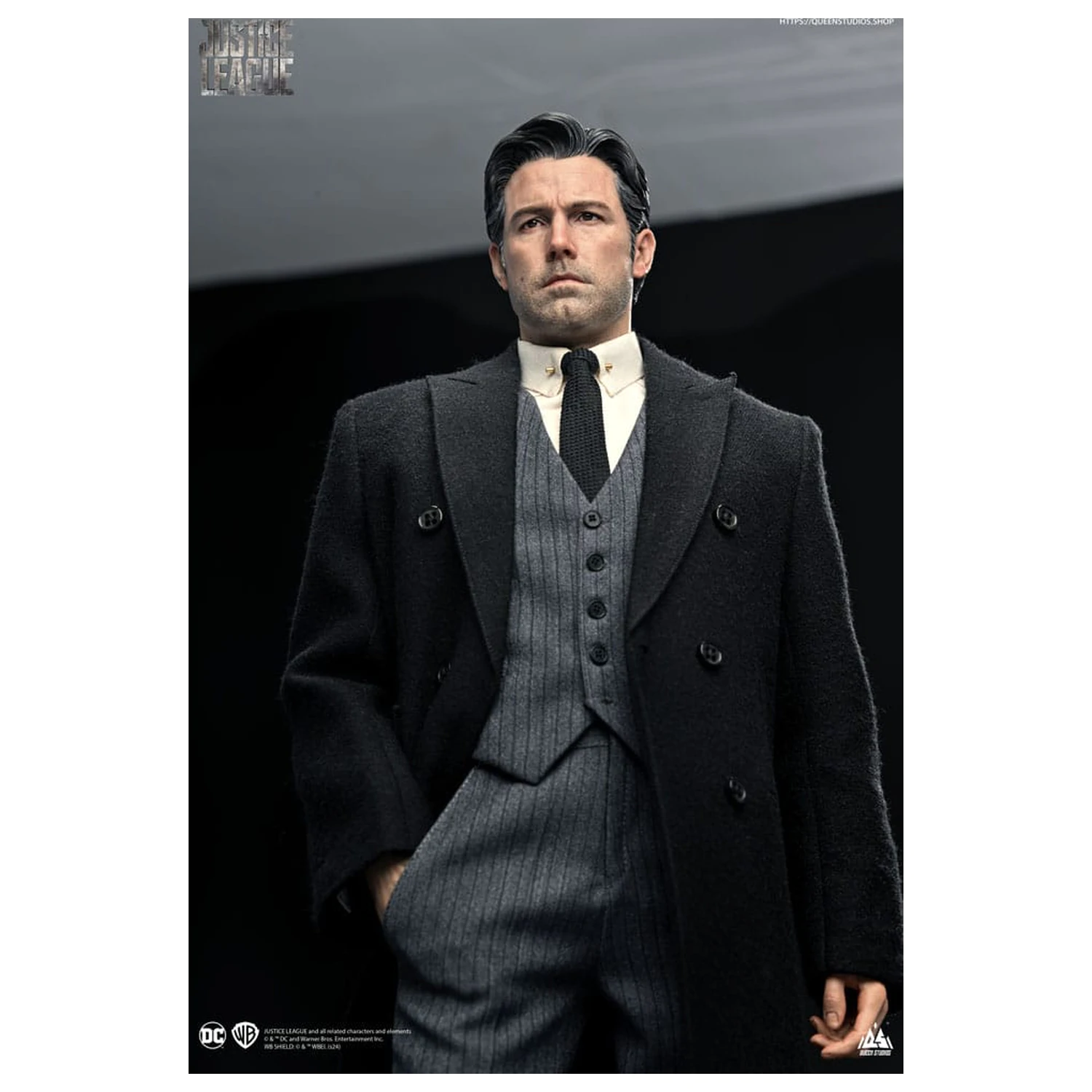 Justice League 1/4 Bruce Wayne (Ben Affleck) szobor figura  51 cm termékfotó