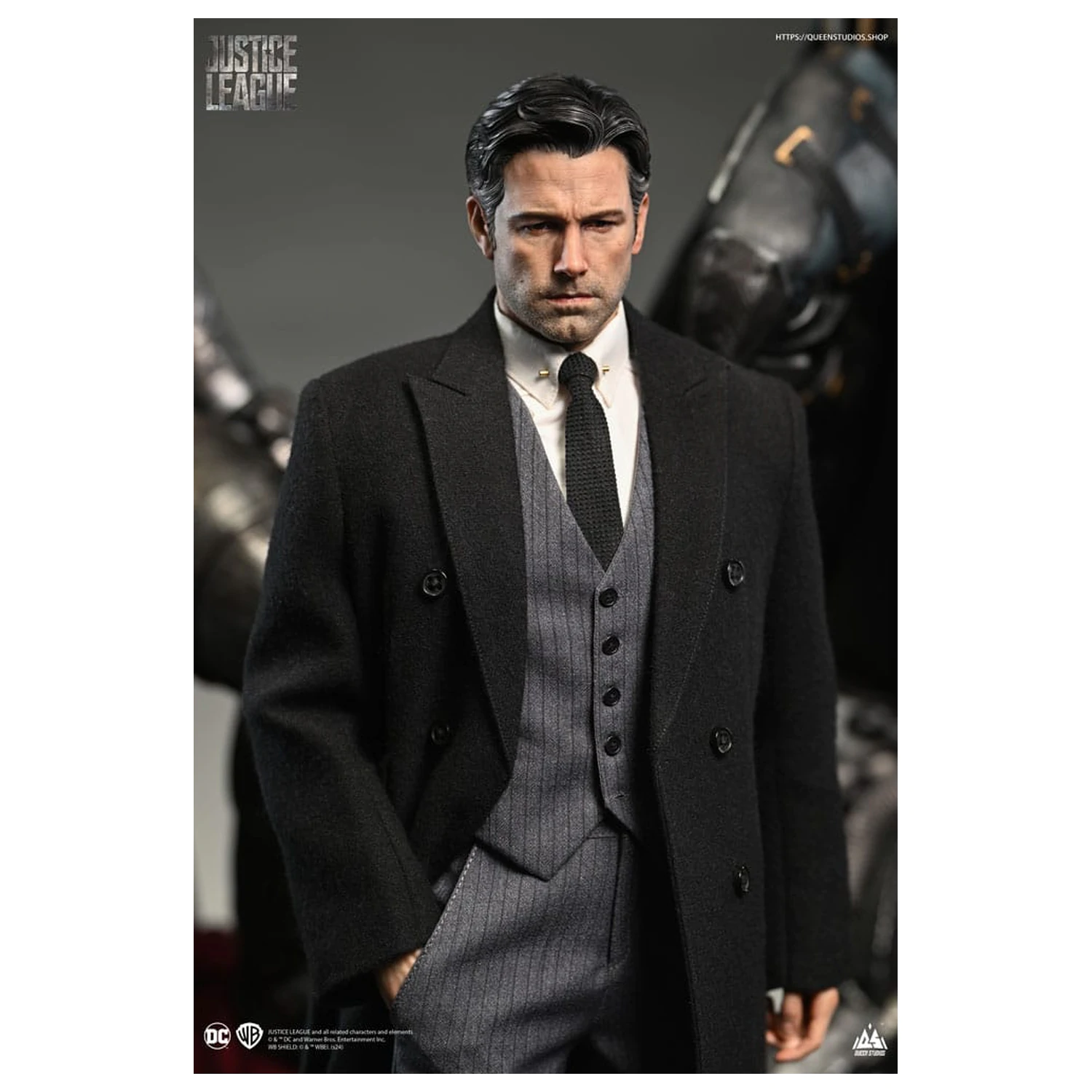 Justice League 1/4 Bruce Wayne (Ben Affleck) szobor figura  51 cm termékfotó