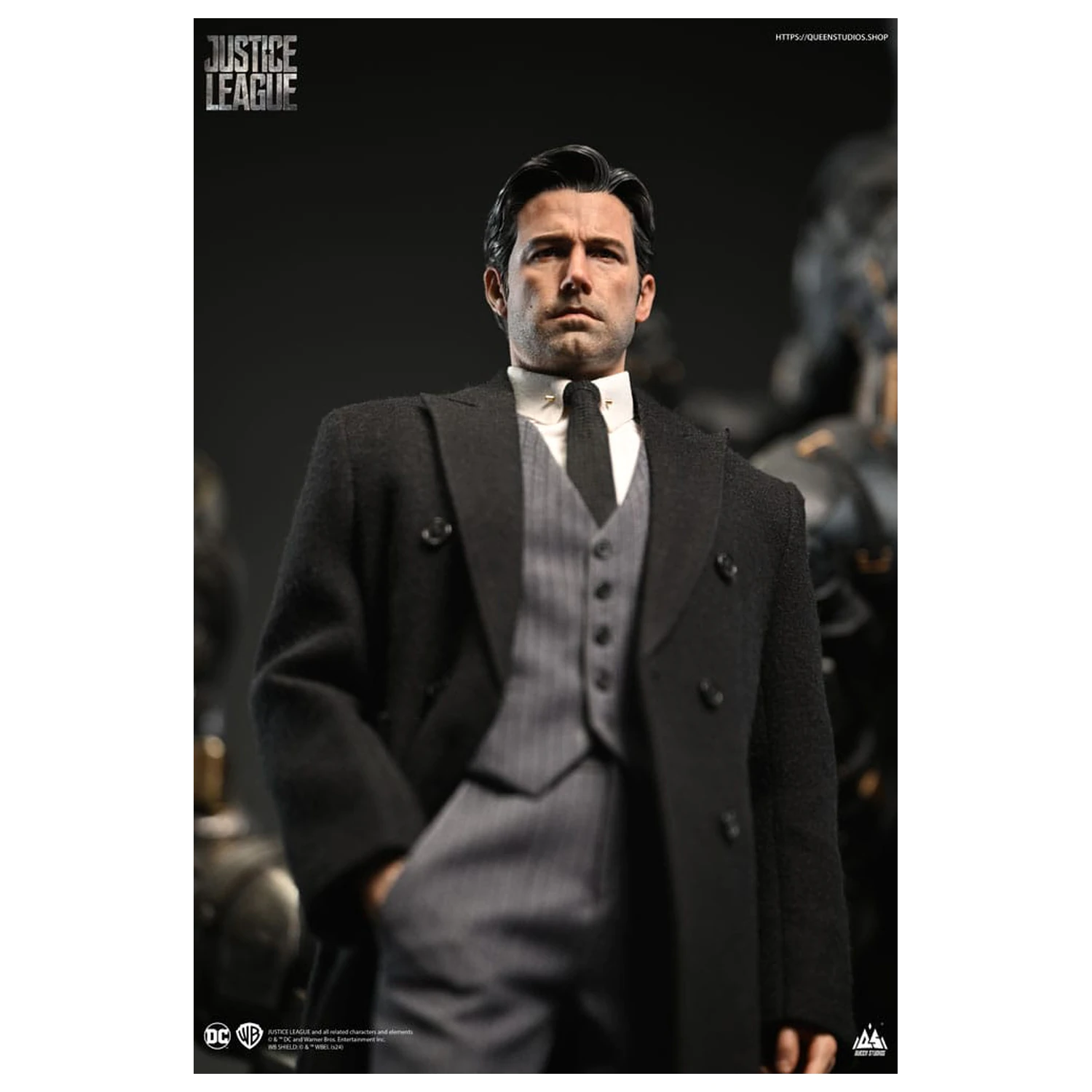 Justice League 1/4 Bruce Wayne (Ben Affleck) szobor figura  51 cm termékfotó
