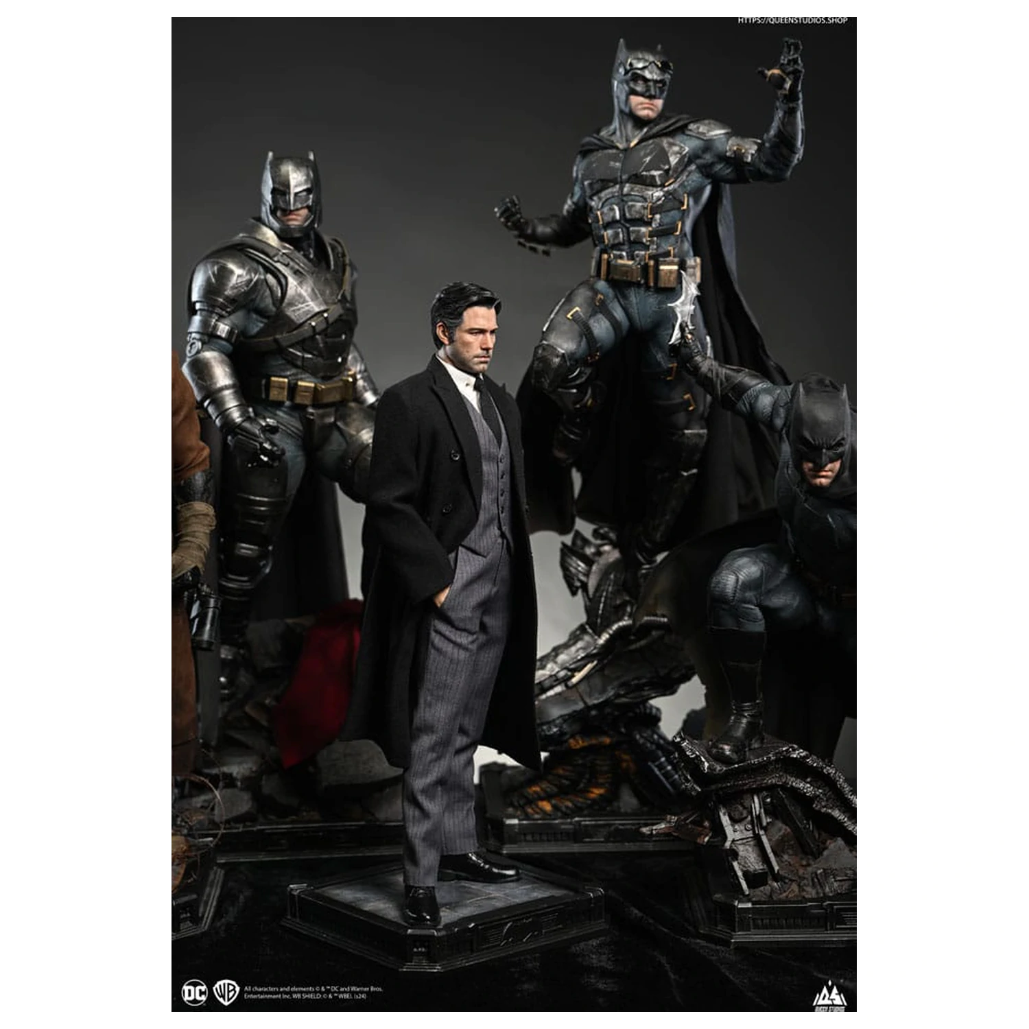 Justice League 1/4 Bruce Wayne (Ben Affleck) szobor figura  51 cm termékfotó