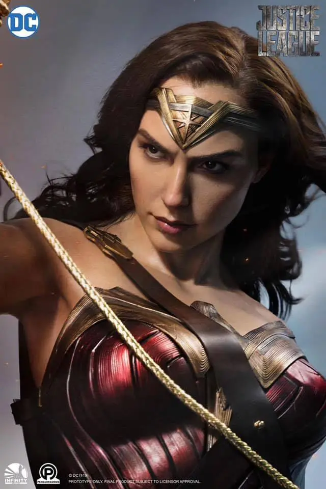 Justice League Life-Size Wonder Woman mellszobor figura 73 cm termékfotó
