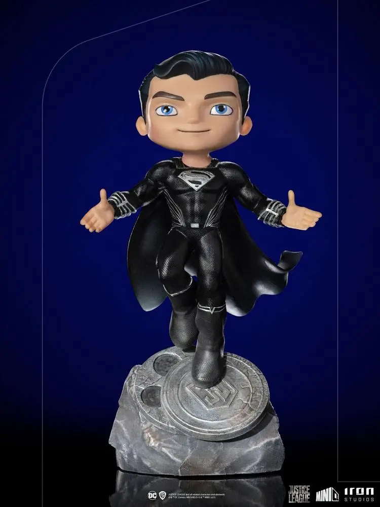 Justice League Mini Co. Deluxe Superman Black Suit PVC figura 18 cm termékfotó