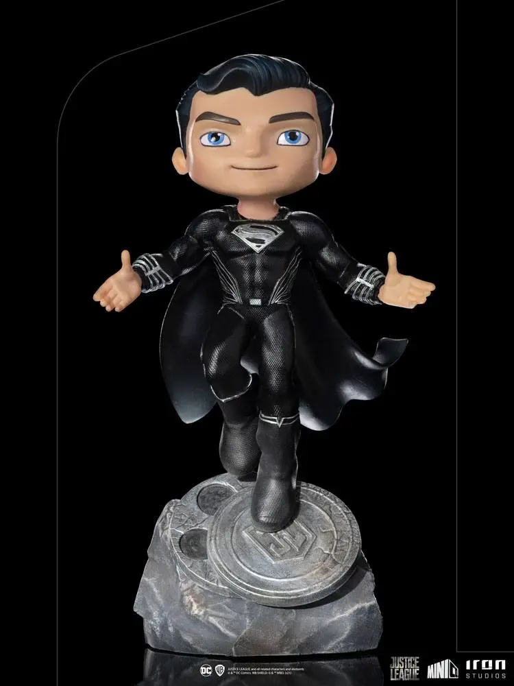 Justice League Mini Co. Deluxe Superman Black Suit PVC figura 18 cm termékfotó