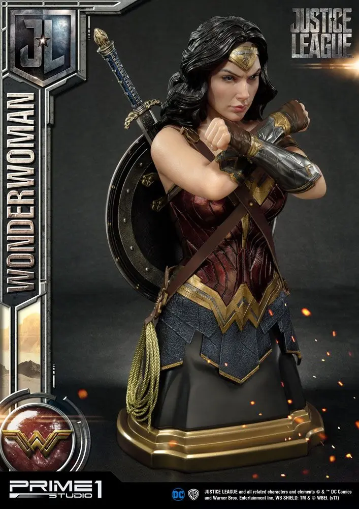 Justice League Wonder Woman mellszobor figura 44 cm termékfotó