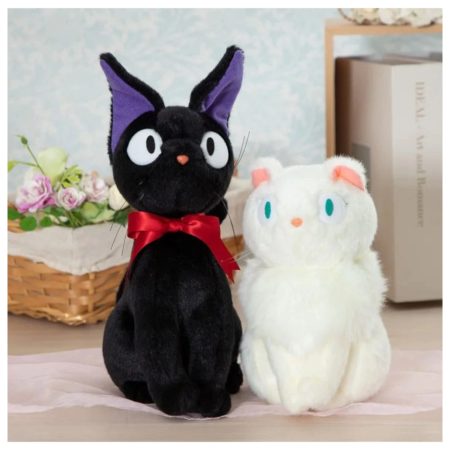 Kiki's Delivery Service Jiji Sitting M plüss figura 32 cm termékfotó