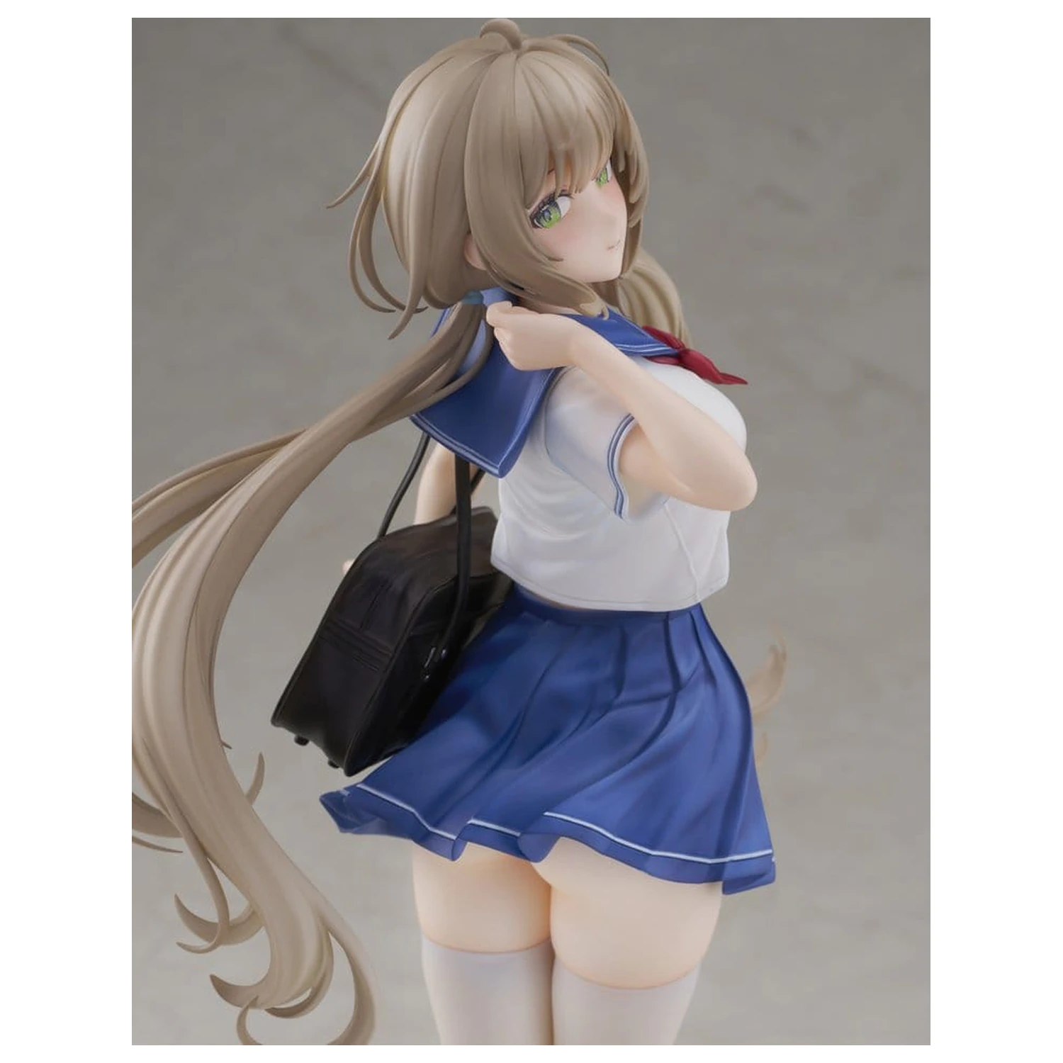 KoiKoi Sakura PVC figura 1/6 Momoko Uniform Ver. 27 cm termékfotó